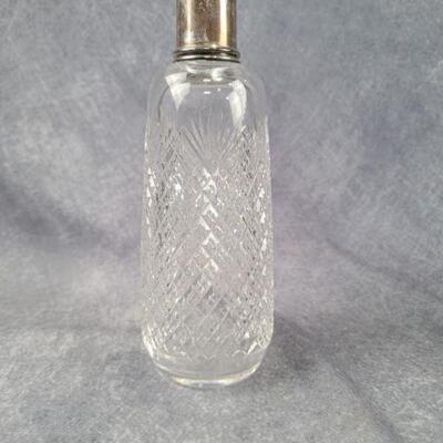 cut glass decanter with sterlig lid