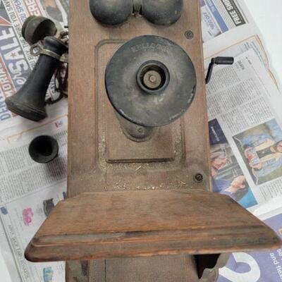 Antique crank phone