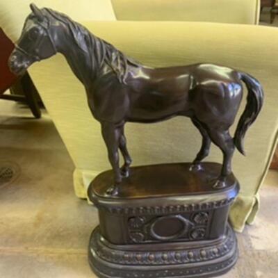 MetL horse statue approx 36 inches