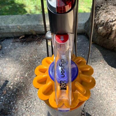 dyson DC40 vacuum up close 
