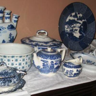 FLOW BLUE, BLUE WILLOW, TRANSFERWARE 