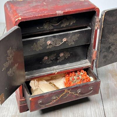 CHINESE JEWELRY BOX | Painted wood jewelry chest decorated with a crane and blossoming branches, with patinated pressed brass hardware,...