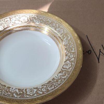 Miton China 12 place settings. Like new used very little.