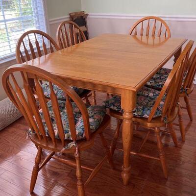 Oak Dinette Set With 6 Chair By Universal