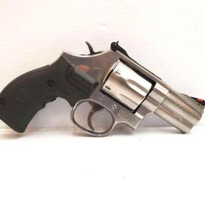 #310 â€¢ Smith & Wesson 686-6 .357 Revolver: Serial Number: CHK3357 Barrel Length: 2 1/2