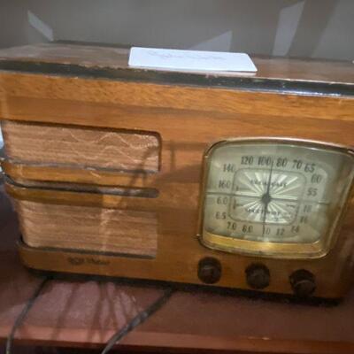 Antique Radio - works!
