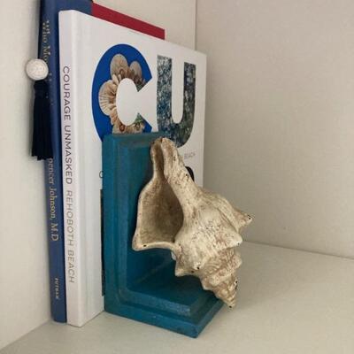 Shell bookends.