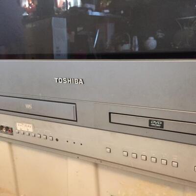 Retro Toshiba VHS DVD Combo Gaming TV