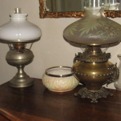 Bradley & Hubbard Oil Lamp with Signed Shade