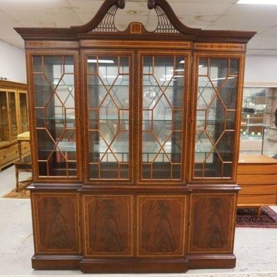 1080	HICKORY & WHITE MAHOGANY BREAKFRONT *AMERICAN MASTERS COLLECITON* CHIPPENDALE STYLE W/BANDED DOORS & INTERIOR LIGHTS, APPROXIMATELY...