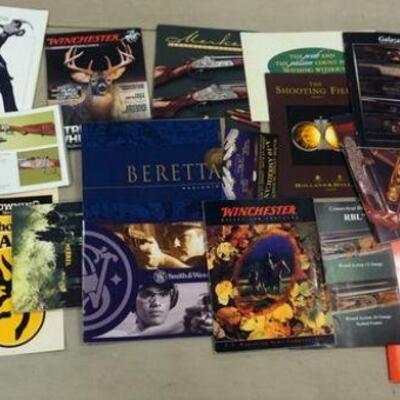 1144	LARGE COLLECTION OF GUN CATALOGS & BROCHURES
