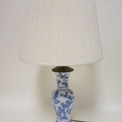 1027	ASIAN TABLE LAMP, APPROXIMATELY 28 IN HIGH
