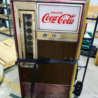 Vintage collectible Coca Cola vending machine 