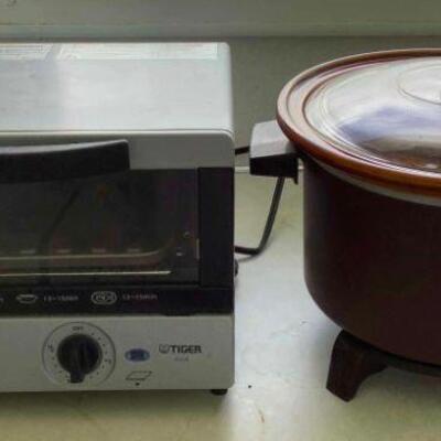 KKD043 Tiger Toaster Oven & Dazey Crock Pot