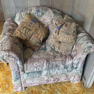 KKD082 Sofa Chair And Pillows