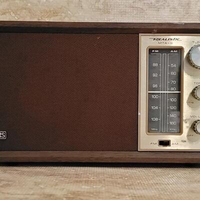 Vintage Realistic MTA-8 AM/FM Radio, Model 12-689A