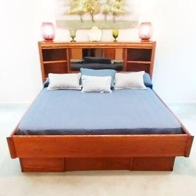 Vintage Oak Kingsize Bed with bookcase headboard - mattress included