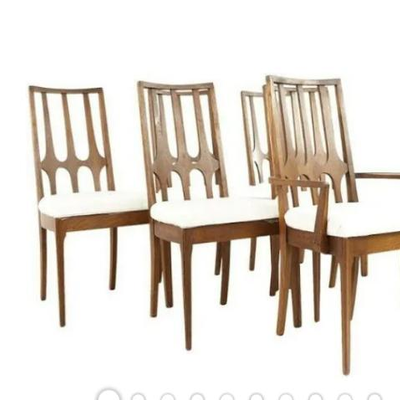 Brasilia by Broyhill set of  6 total chairs. 4 with no arms and 2 armchairs