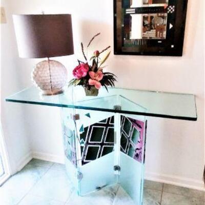 Gorgeous Glass entryway table with lamp and mirror