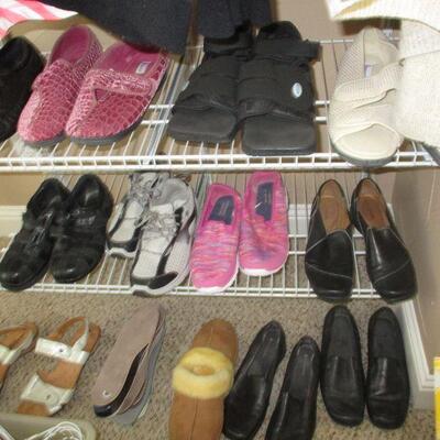 Size 10/11 Ladies shoes