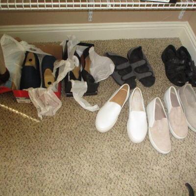 Size 10/11 Ladies shoes