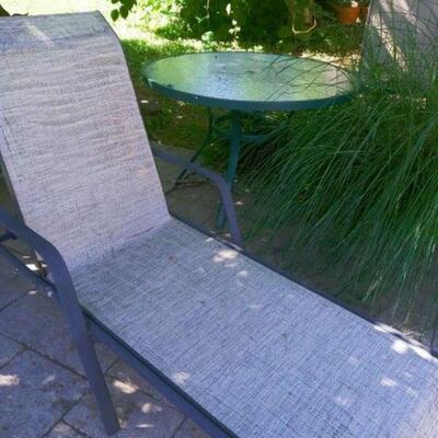 Reclining patio chair (chaise lounge)