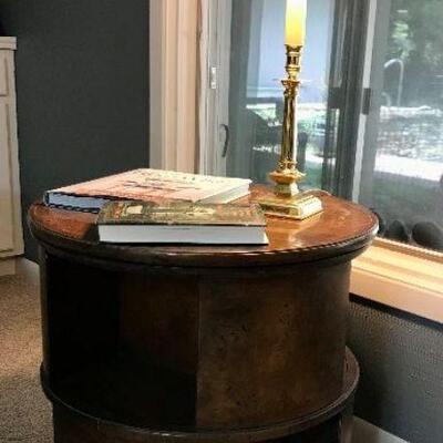 Rotating storage accent table