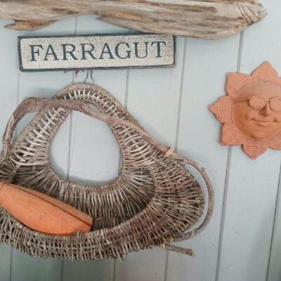 Decorative basket with Farragut sign