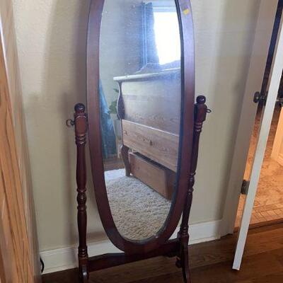 oval dressing mirror 