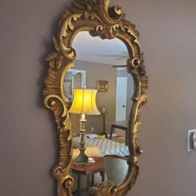 Italian gilded wooden mirror
Dimensions: 20â€ x 38.5â€