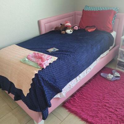 little girls twin bed