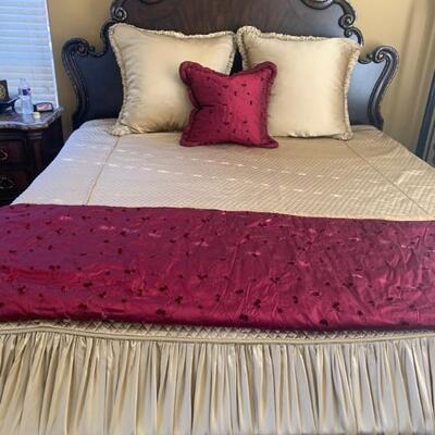 $4000 custom silk bedding for kng sized bed ( shown on queen size bed) 