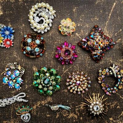 Brooches are Back Baby! 