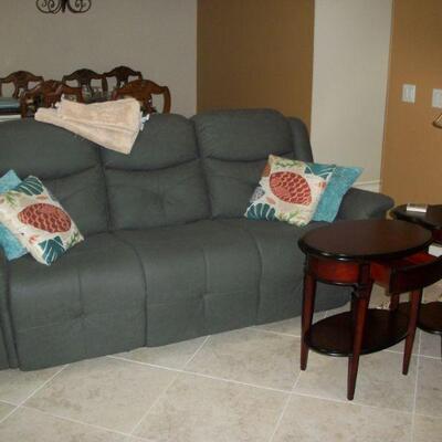 New Classic Furniture Dual Recliner Sofa