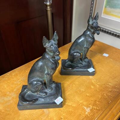 Dog book ends