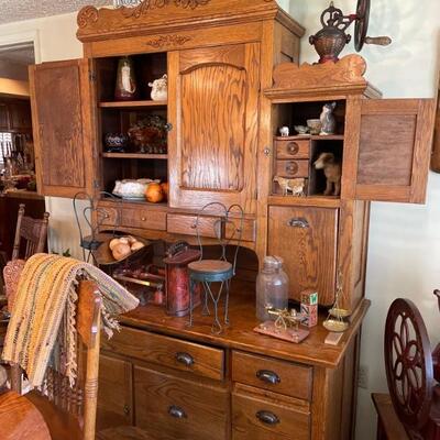 Hoosier  Pennsylvania kitchen cabinet 