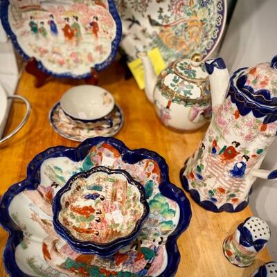 Vintage Imari bowls, plates and teapot from Japan