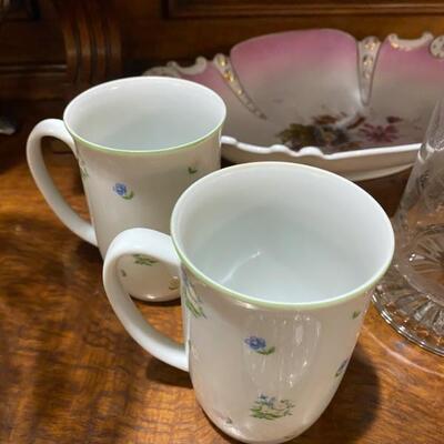 mugs
