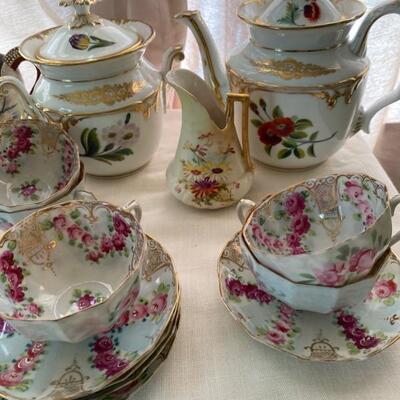 Vintage Hand Painted Tea Cups/Saucers