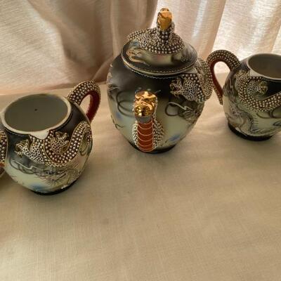 Vintage Dragon Ware  Moriage Hand Painted  Gold Dragon Spout Tea Pot