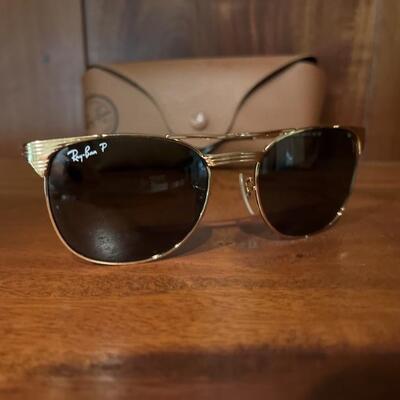 Ray Ban Signet Sunglass with Case