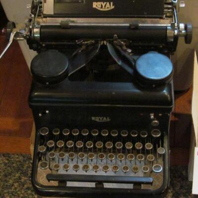 Antique Royal Typewriter
