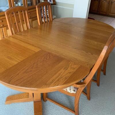 Dining Room Table with 6 Chairs and 2 Leaves 