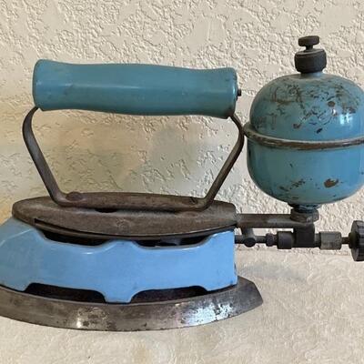 Vintage Coleman Instant Lite Enamel Blue Gas Iron