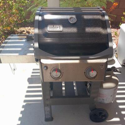 Weber gas grill In nice shape