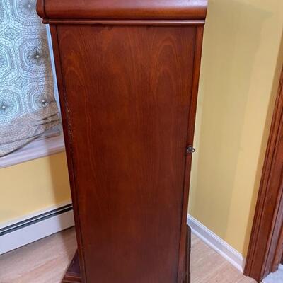 side of spinning cabinet