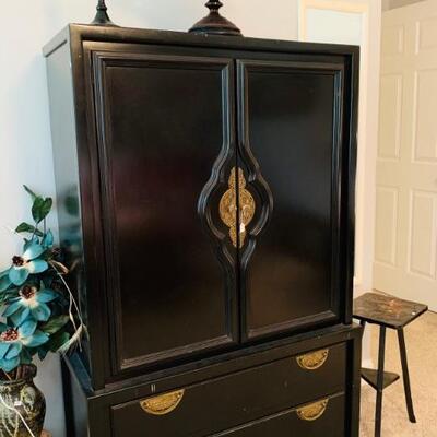 LARGE BLACK LACQUER CHEST OF DRAWERS, STORAGE CLOTHES CABINET IN VERY GOOD CONDITION.  THIS IS PART OF AN ENTIRE SET, SELLING SEPARATELY...