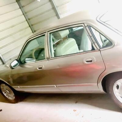 1996 JAGUAR XJ 6, NOT CURRENTLY RUNNING, PRICE IS FIRM AT $1,500.00; HAS 141,000 MILES, LEATHER SEATS, CLEAN CAR, CLEAN TITLE, ALUMINUM...