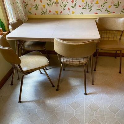 Mid Century Dinette Table Chairs, Watertown WI. 