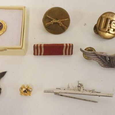 1280	LOT OF MILITARY PINS AND WINGS
